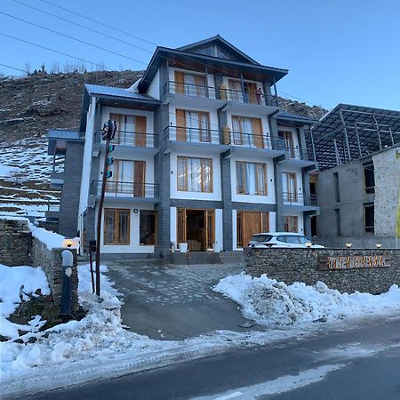 The Bulevar - Whispering Willows Hotel Sissu Buitenkant foto