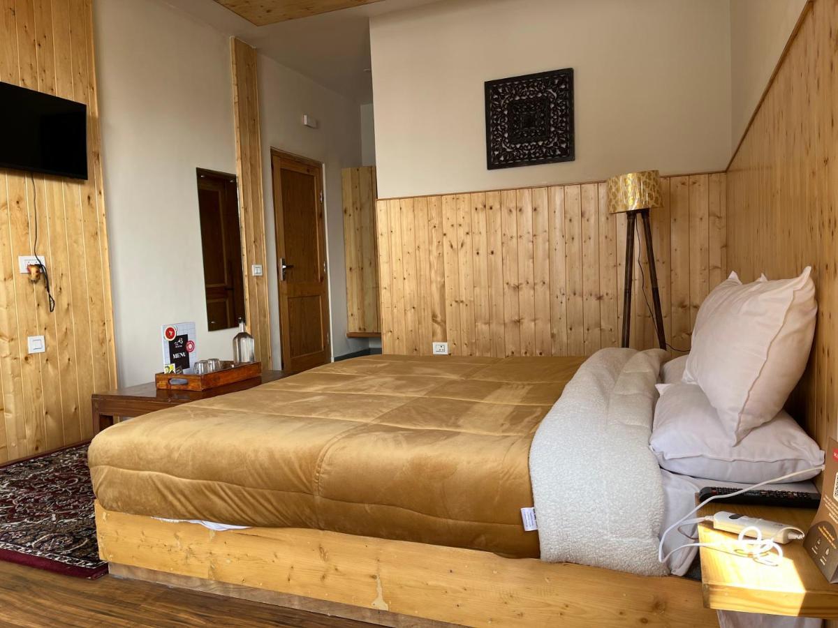 The Bulevar - Whispering Willows Hotel Sissu Buitenkant foto