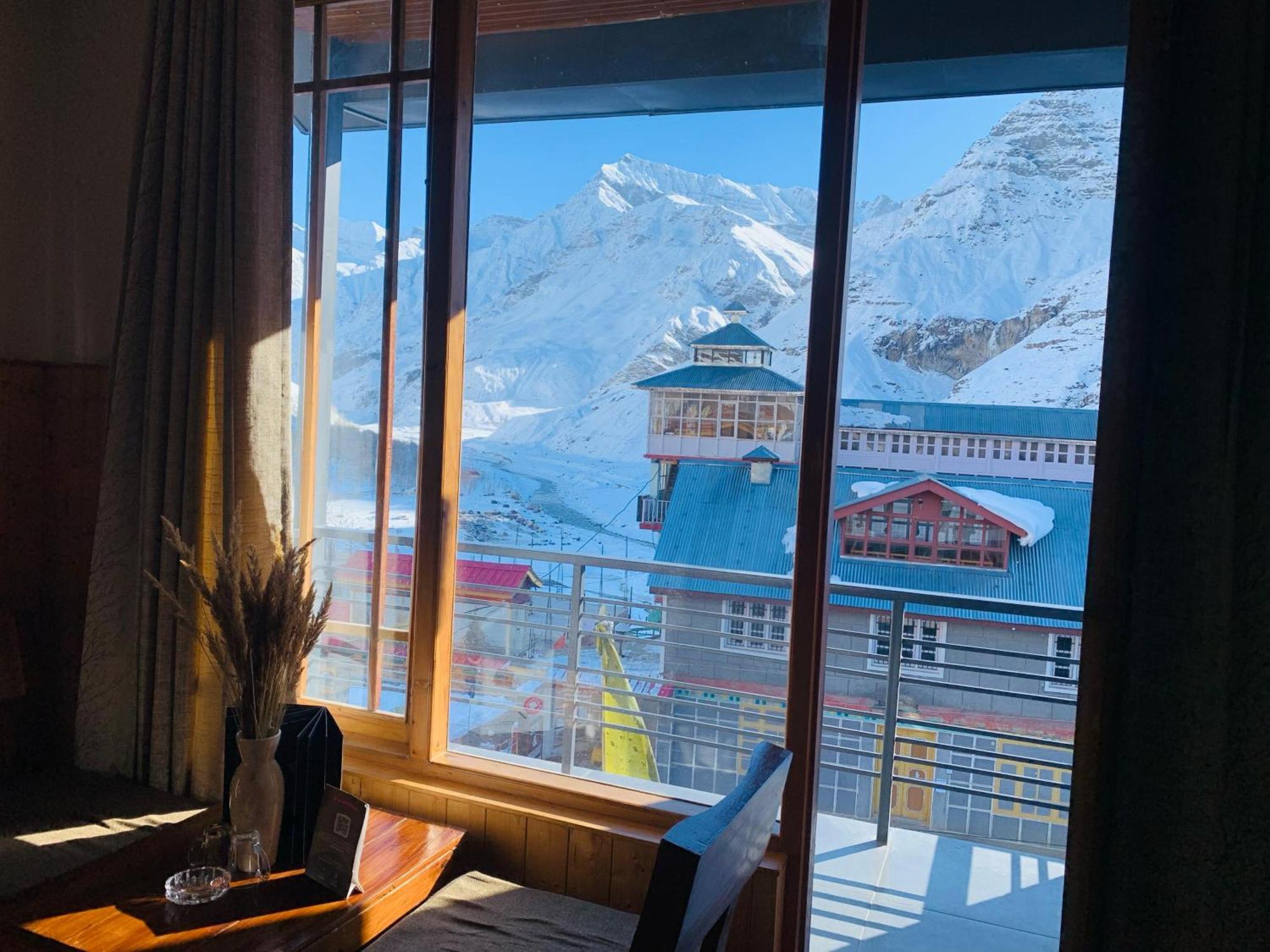 The Bulevar - Whispering Willows Hotel Sissu Buitenkant foto