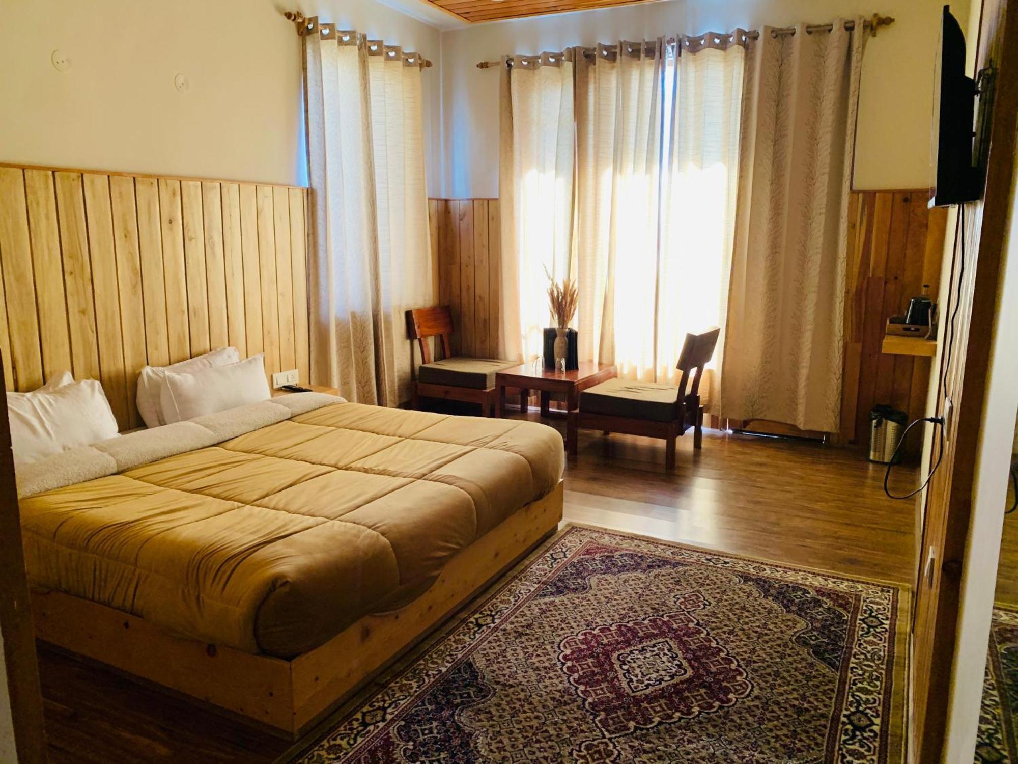 The Bulevar - Whispering Willows Hotel Sissu Buitenkant foto