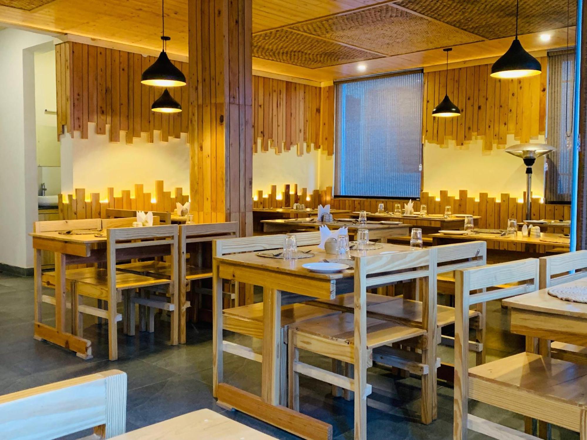 The Bulevar - Whispering Willows Hotel Sissu Buitenkant foto