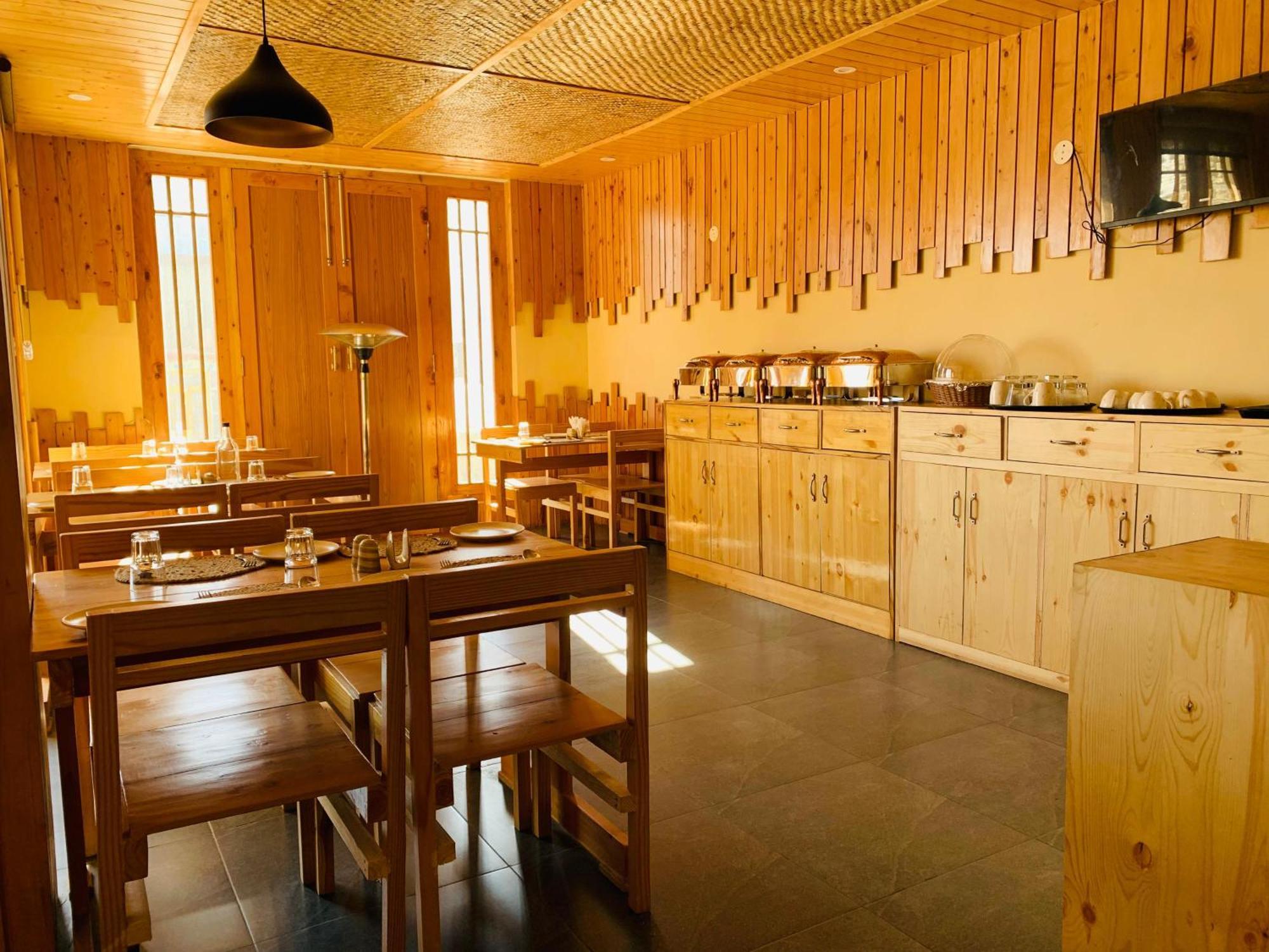 The Bulevar - Whispering Willows Hotel Sissu Buitenkant foto