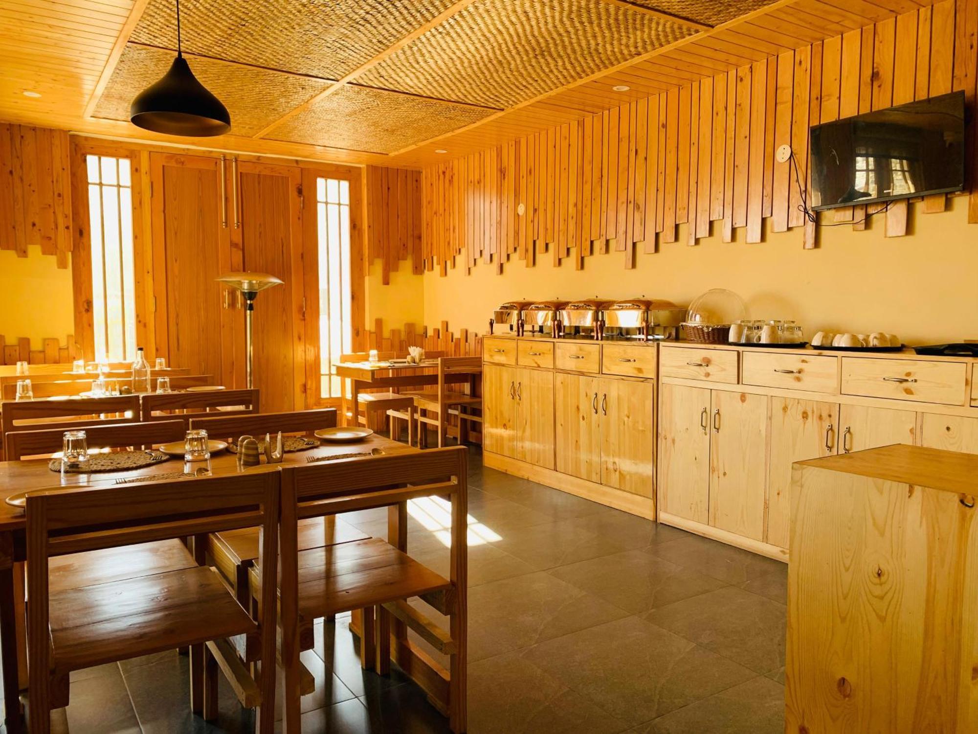 The Bulevar - Whispering Willows Hotel Sissu Buitenkant foto