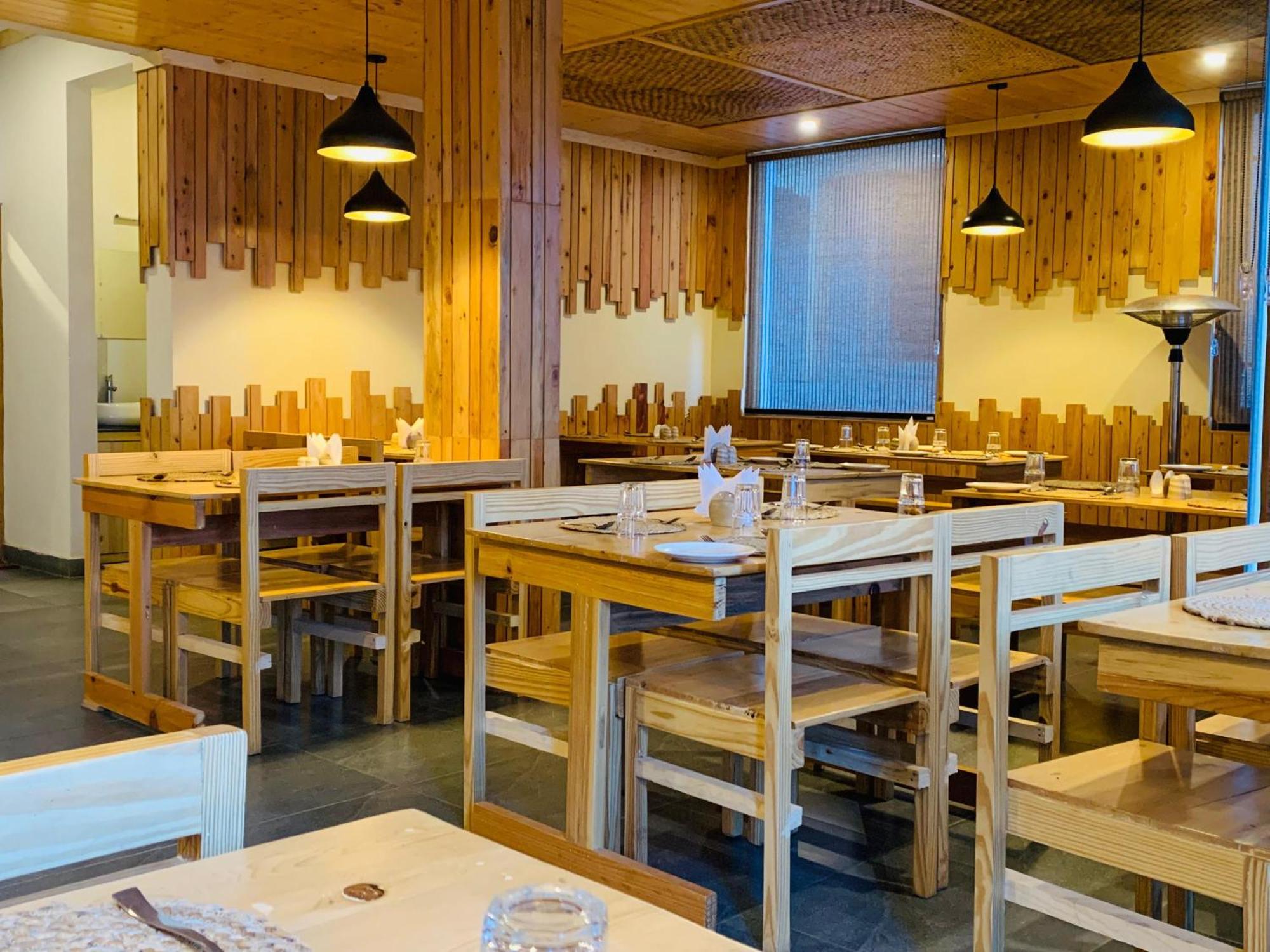 The Bulevar - Whispering Willows Hotel Sissu Buitenkant foto