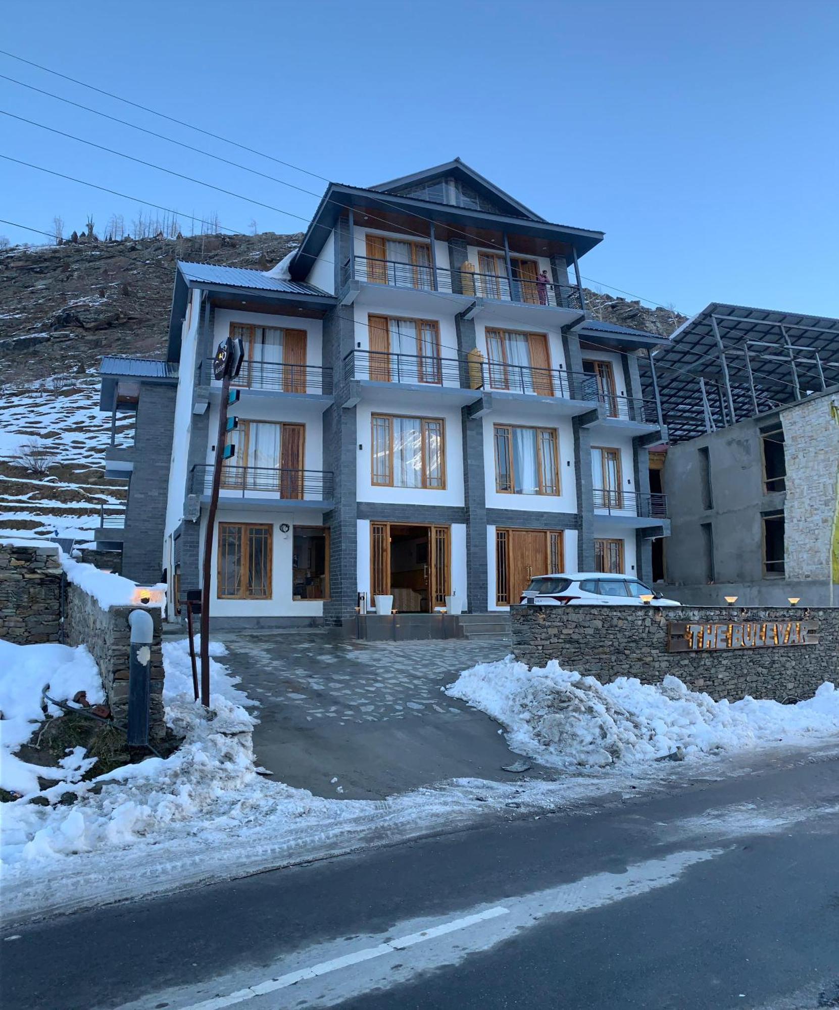 The Bulevar - Whispering Willows Hotel Sissu Buitenkant foto